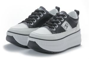 Luxus Karina Sepatu Wanita Sneakers Sporty Import Viral Kekiniaan Sepatu Jalan LX1001