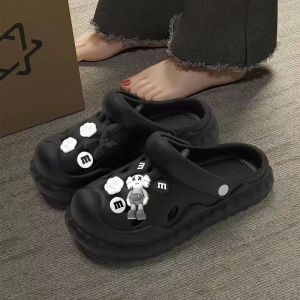 [Free Shipping] Thick-Soled Cute And Fashionable Indoor/Outdoor Sandals For Students Featuring A Soft Sole And A Perforated Design New Summer Style For Women In 2026