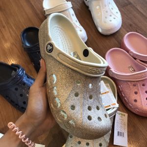 Crocs Baya Glitter CLOG รุ่น 10126 -VN รองเท้าลำลองผู้หญิง รองเท้าแตะแบบสวม