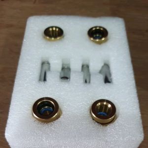 3 ปุ่มกดตัวเดิน ชูดสอมเล็กน้อย ชุดซ่อมเมืองจับตัวเดิน รถแม็คโคร โกเบ SK200-8 (1 ชุดมี 4 ชิ้น)