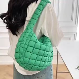 กระเป๋าสะพายไหล่ลําลอง ทรงเมฆ ขนาดใหญ่ จุของได้เยอะ น้ําหนักเบา สําหรับสตรี 2023