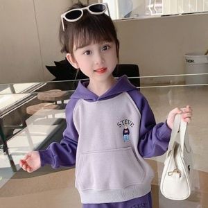 WANDER เสื้อผ้าเด็กผญ เสื้อคลุมเด็ก ญ รูปแบบหมีสตรอเบอร์รี่น่ารัก สาวฤดูใบไม้ร่วงแฟชั่นใหม่น่ารักอบอุ่นสบายเสื้อแขนยาว + กางเกงขายาวสองชิ้น24731