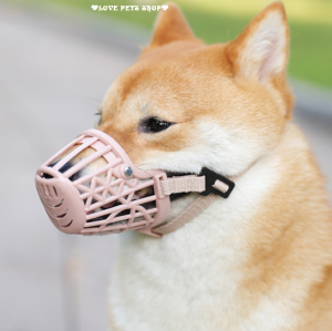 Rọ mõm Chó bằng lưới nhựa thoáng mát không quàng đầu (mẫu mới) - Love Pets Shop