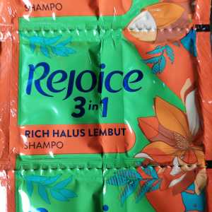 3Renceng Rejoice Sampo 3 renceng isi 36 pcs