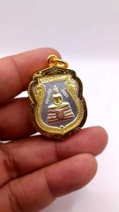 K899 เหรียญเสมา พระหลวงพ่อโสธร หลวงพ่อโสธร วัดโสธร เนื้อ 3K หลัง พระอุโบสถหลังใหม่ ปี 2551 เลี่ยม กรอบพระ ทองไมครอน ขนาด 2.8 x 3.5 ซม. วัตถุมงคล พร้อมส่ง