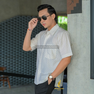 KEMBANG JERUK PUTIH – Batik Prabuseno Kemeja Batik Pria Lengan Pendek Reguler Seragam Kerja Kantor Anak Muda Casual Modern Trendy Katun Premium Halus Adem dan Nyaman