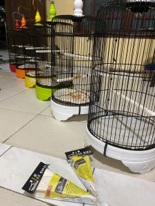 Alas Tatakan kotoran burung kandang PLECI HELOPET UKURAN DIAMETER 24 CM ( PERBOX )
