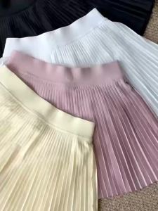 lulu Cùng Mẫu varsity Váy xếp ly tôn dáng tập thể dục yoga tập luyện ngoài trời chống lộ váy tennis lông vũ.
