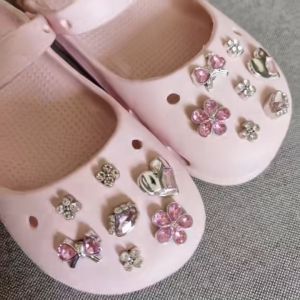 New premium-look silver heart-and-diamond shoe accessory with a sparkling bow—perfect for DIY stylin
