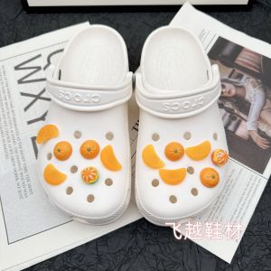 12ชิ้น Crocs Jibbita เสน่ห์3D จำลองรองเท้าสีส้มหัวเข็มขัดที่ถอดออกได้ดอกไม้ประดับตกแต่งรองเท้าสำหรับ Crocs