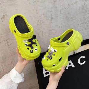 QLshop  ใหม่ รองเท้ารัดส้น รองเท้าหัวโตแฟชั่น รองเท้าลำลอง คอลเลคชั่นนี้ทรงสวยดูดีมากอ่ะแกร มาใหม่พร้อมส่ง แถมตัวการ์ตูนด้วยน๊า รีบสั่งก่อนหมดนะจ๊ะ