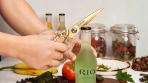 Rust-Resistant Kitchen Scissors Transparent and Stylish Handle Suitable For Cutting Various Foods and Their Packaging Suitable For Large HandsColorful Blade