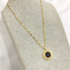 Kalung Liontin Angka Romawi Titanium Anti Karat Aksesoris Perhiasan Wanita Rose Dan Gold 34-KT
