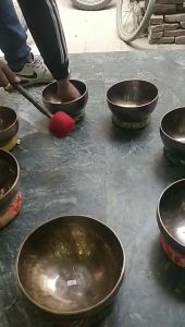Nepalese Handmade Singing Bowl Tibetan Sound Tibetan Full Moon Metal Nepal Singing Bowl Buddha Sound Heal Laulukulho Music Instrument Full Moon BowlFast shipping