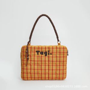 Tagi. Woven small pillow embroidered with beads handheld shoulder bag anti-drop shockproof computer bag laptop bag tote bag