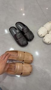 [Free Shipping] 2026 Womens Slip-On Fashionable New Home Non-Slip Summer Soft Sole Lazy Flat Sandals