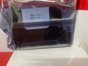 Máy in mini cầm tay in mã vạchin date in QR .v.v. bám dính trên nhiều bề mặt