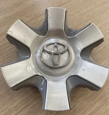 ผ่านการใช้ 1 อัน โครเมี่ยม มีรอย ฝาครอบดุมล้อ ดุมล้อ TOYOTA Fortuner Vigo Champ แชมป์ วีโก้ ฟอร์จูนเนอร์ ฝาครอบล้อ ดุมแม็ก ฝาแม็ก ฝาล้อแม็ก