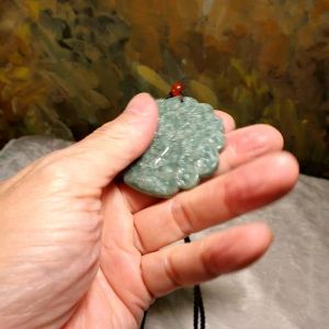 Natural untreated Burma Jade (Type A Jadeite) light greenish with a hint of light bluish Peacock in His Pride pendant (with certificate) [Natural Crystal] 翡翠浅绿淡蓝孔雀开屏吊坠(带证书)