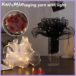 Kui-Min กระดาษห่อดอกไม้ LED พร้อมไฟ1ชิ้นเส้นด้ายลายคลื่นลูกไม้บรรจุภัณฑ์ช่อดอกไม้ตกแต่งงานแต่งงานของขวัญวันเกิด
