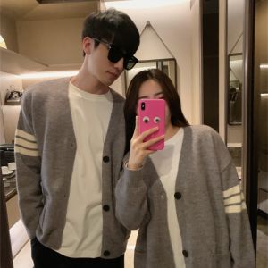 39137 เสื้อกันแด เสื้อกันหนาวผ้าไหมพรมคอวีกระดูมแขนยาว2สี แบบน่ารักๆสไตส์เกาหลี (สินค้าพร้อมส่ง)