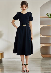 Đầm xòe cổ tròn tay ngắn phồng màu đen khóa eo