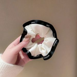 IVLOVE - Scrunchie Style Korea Kunciran Rambut Cantik Cepol Hijab Ikat Rambut Scrunchies Glossy