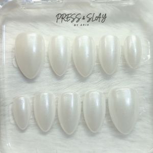 Arias Handmade Press-on Nails | * WHITE PEARL *