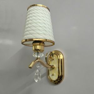 Đèn gắn tường phòng ngủ đèn cầu thang T1808 thân đèn kim loại chụp đèn thủy tinh tặng kèm bóng đèn led