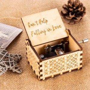 Hand Cranked Wooden Music Box You Are My Sunshine/CanT Help Falling In Love Birthday Gift Music Box