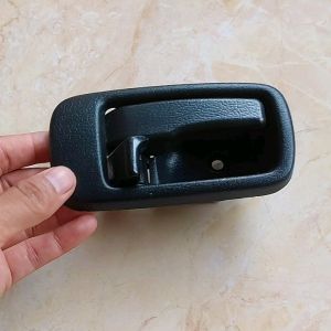 handel hendel handle dalam pintu mobil isuzu panther warna hitam kanan