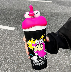 พร้อมส่ง แก้วสแตนเลส ชินจังฝาโดม พร้อมหลอด+ปิดจุก เคลือบหนา5ชั้น 600ML แก้วเก็บความเย็น