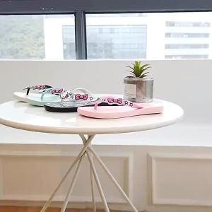 Hello WomenS Summer Beach Flip-Flops Non-Slip Soft Sole Toe-Separating Sandals For Outdoor Wear