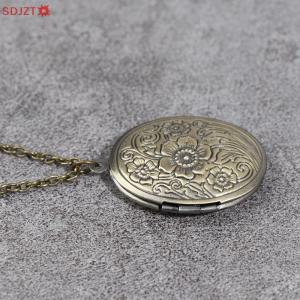🚚【Local Express Delivery】🚚 Carved Flower Stripe Locket Pendant Necklace Vintage Brass Opening Photo Box