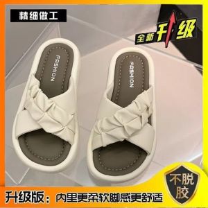 [Free Shipping] New Chinese-Style Thick-Soled Slippers For Women Suitable For Summer Wear With A High-End Feel Platform Heel And Beach-Style Design Offering A Relaxed And Comfortable Look