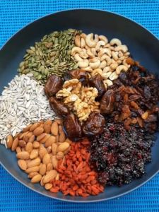 SPESIAL KURMA Trail Mix Complete Neo 1kg (KurmaAlmondwalnutsunflowerpumkinmentechia eedgojiberrycranberrydark raisingolden raisin)