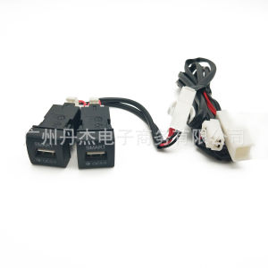 2025 เหมาะสำหรับ โตโยต้า โคโรลล่า qc3.0usb SMART ที่ชาร์จสองหัวพร้อมสายเชื่อมต่อ ที่ชาร์จรถยนต์ดัดแปลง