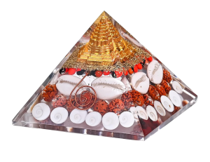 Laxmi Pyramid/Crystal Pyramid with Rudraksha/Shree Yantra/Gomati Chakra/White Kauri & Ratti Seeds for Vastu Money Wealth Good