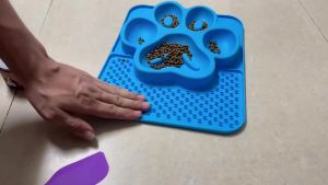 Pet supplies: suction cup licking mat sniffing mat anti-choking dog bowl silicone licking mat stable slow-feeding design non-slip