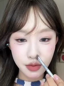 ✨100%正品✨向日花修容盘 Sunflower Contouring Plate Three-Dimensional Engraving Nose Shadow Facial Brightening Modification Four-Color Highlight Shadow Silhouette