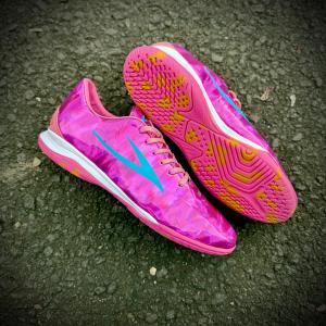 Zevma Sepatu Futsal Panthera Pro 3 - Bright Pink Metallic