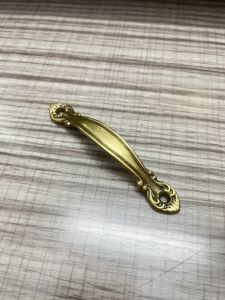 Tay nắm tủ T65 chất liệu đồng thau cao cấp dày đặc  kiểu dáng cổ điển sang trọng
