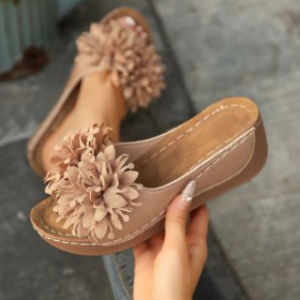 [Free Shipping] Summer WomenS Wedge Heel Thick-Soled Slippers Large Size Open-Toe With Floral Embellishments Suitable For Outdoor Wear