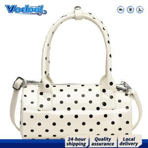 【Fast delivery】 กระเป๋าสะพายข้างสำหรับผู้หญิงในสไตล์คลาสสิก พร้อมสายถอดได้และช่องเก็บของมากมาย เหมาะสำหรับทุกโอกาส