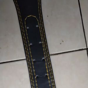 Sabuk Fitness Logo GAINS: Sabuk Olahraga Hitam untuk Gym