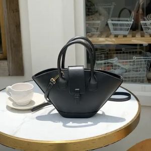 Tote bag Hand bag Bucket bag Crossbody bag Top Handle bag Two Way Bag PU Leather bag Zipper and Magnet Closure