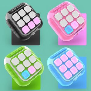 ZHUJI อิเล็กทรอนิกส์ เกม TIC-TAC-TOE 6-ใน-1 ฝึกความจำ ของเล่นเกมกระดานแบบโต้ตอบ เกมหมากรุก พร้อมเสียงและแสง เกมโบลต์มือถือ สำหรับผู้ใหญ่และเด็ก