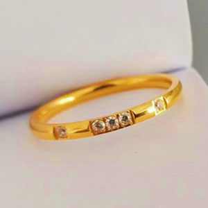 OYJR แหวนเพชรสวยๆ แหวนสแตนเลสแฟชั่นไม่ลอกสำหรับผู้หญิง