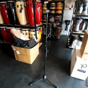 Kaki Mikrofon Pentas / Mic Stand Tripod Boleh Laras untuk Lantai – Karaoke & Rakaman – Termasuk 2 Klip Mikrofon