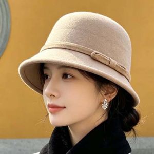 SHEBE668 Phong cách Hàn Quốc Mũ len mùa đông Lông cừu ấm áp Vải nỉ mềm Mũ Cloche cổ điển Nắp bồn rửa hình vòm Vành mũ cuộn Mũ xô thanh lịch Phụ Nữ Thanh Lịch